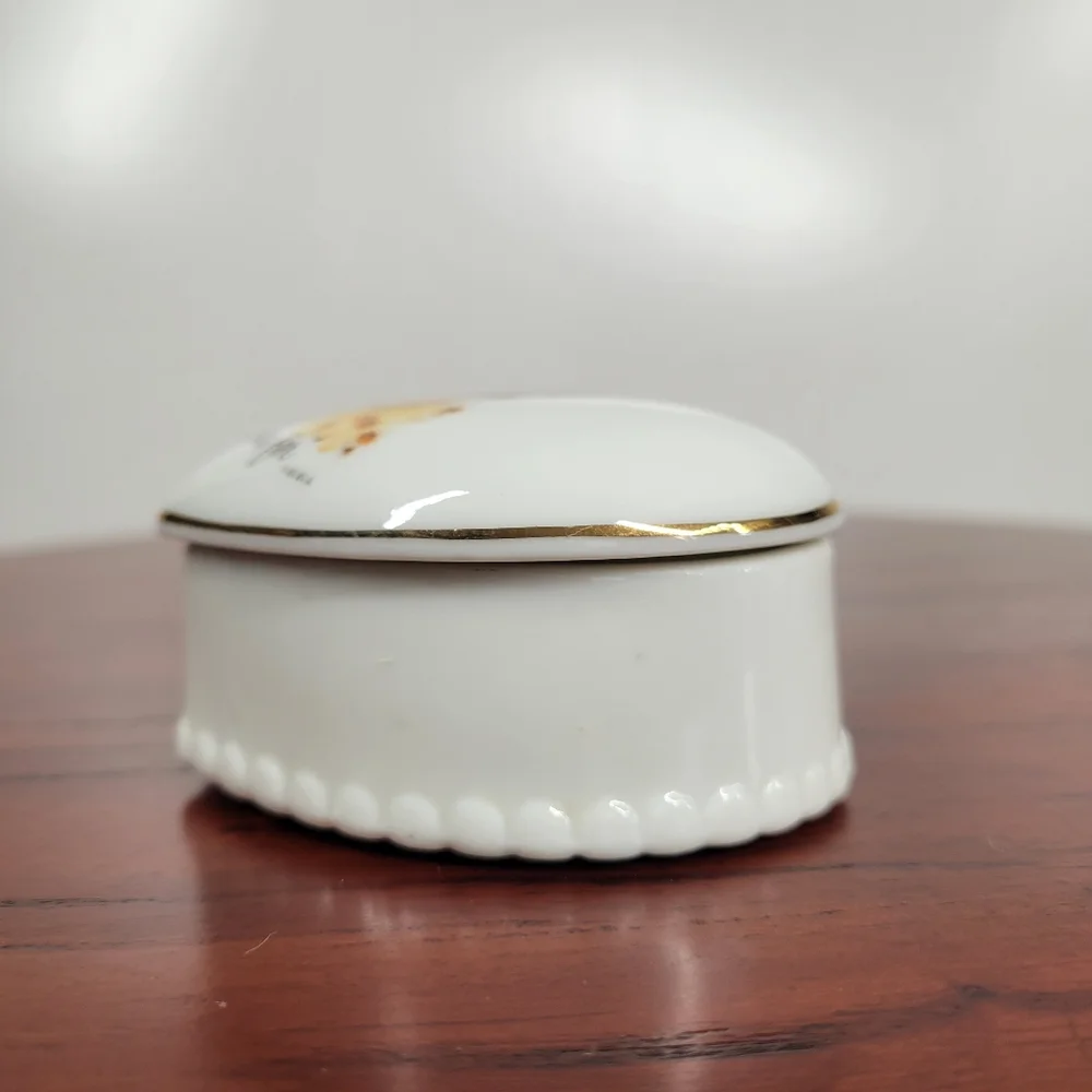 Holly Hobbie Heart Shaped Trinket Box Happiness Is Someone To Care For Vtg 1970s
